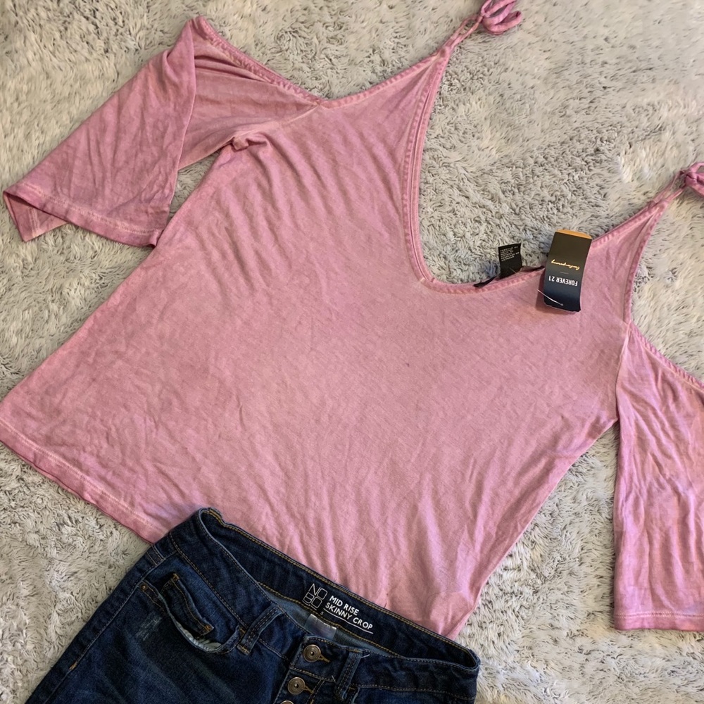 Pink off the shoulder top with tags
